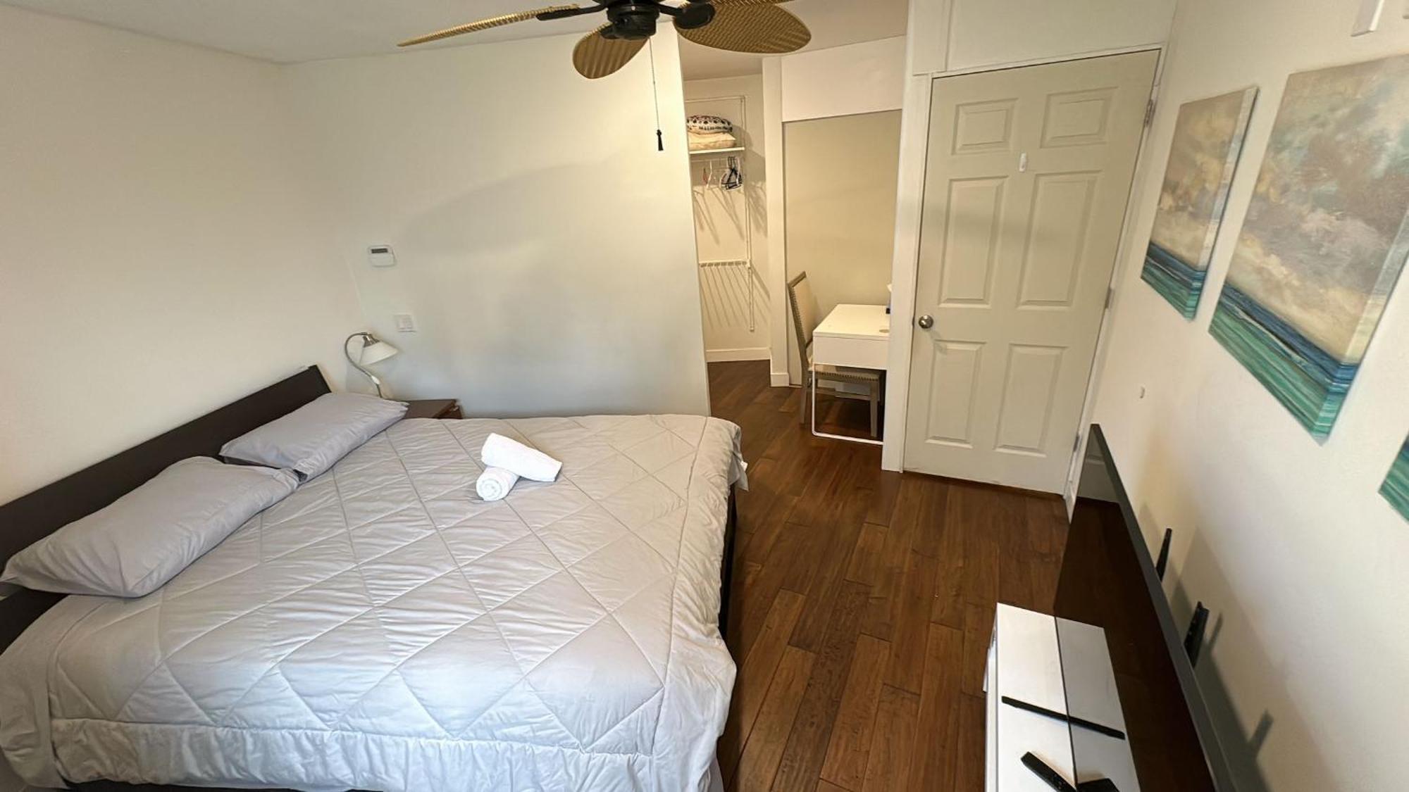 5 Mins Walk To Skytrain Station Villa Vancouver Exterior photo
